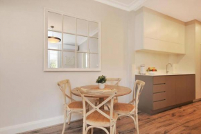 CRES5-Moments Away from Many Ferry Wharf and Beach